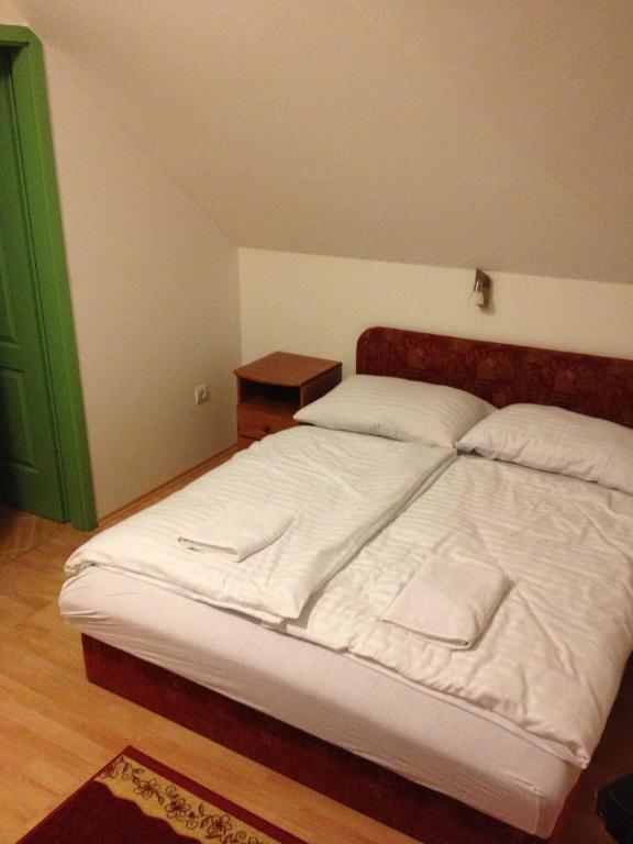 Zatonyi Csarda Panzio Dunasziget Ruang foto